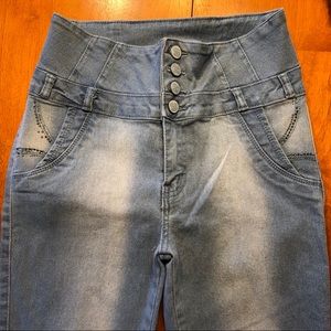 “Colombian Style Butt Lifting” Skinny Jeans